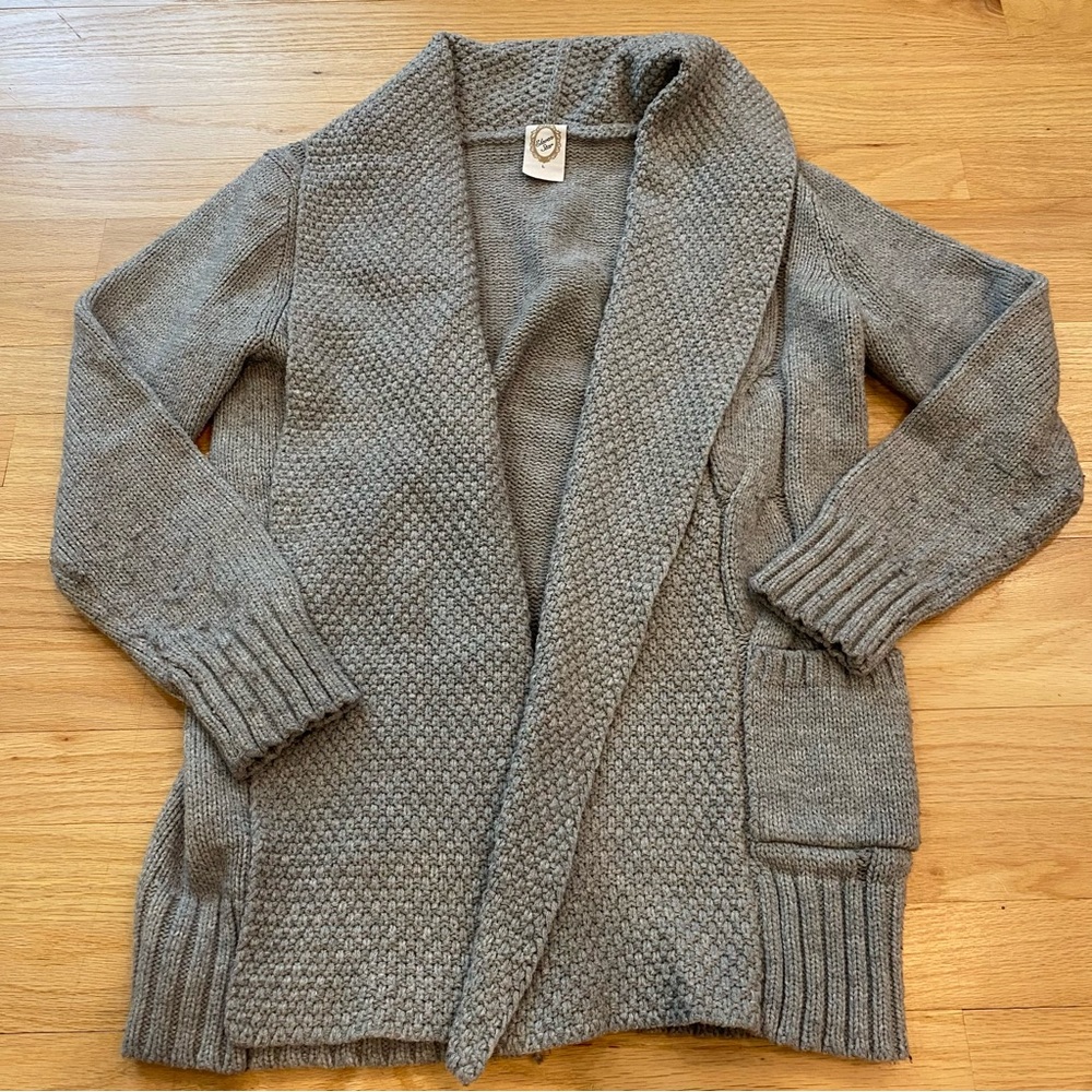 - Women’s Eleven Star size large grey bulky knit sweater